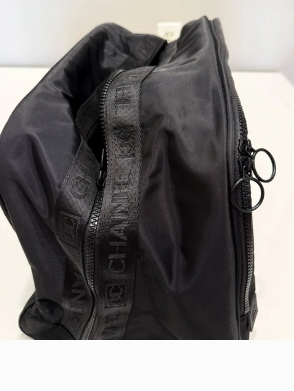 Black Nylon With White Branding Unisex Travel/Gym Bag. - Picture 5 of 12